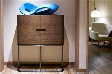 קונסולה שיש במלון