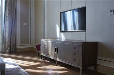 פאנל טלוויזיה מעץ